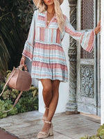 Mini Jurk met V-hals en Gestreept Patroon - Mini Dresses - Jurkjes.co