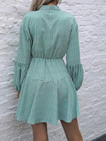 Mini Jurk met V-hals en Ginghamruit - Mini Dresses - Jurkjes.co