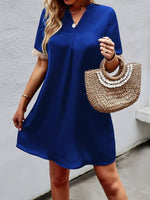 Mini Jurk met V-hals en Kanten Mouwen - Group12 - Jurkjes.co