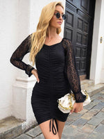 Mini Jurk met V-hals en Kantmouwen - Group4 - Jurkjes.co