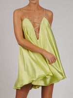 Mini Jurk met V-hals en Kettingbanden - Mini Dresses - Jurkjes.co