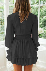 Mini Jurk met V-hals en Knoopdetail - Mini Dresses - Jurkjes.co