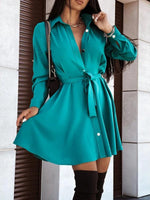 Mini Jurk met V-hals en Knoopsluiting - Mini Dresses - Jurkjes.co