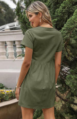 Mini Jurk met V-hals en Knoopsluiting - Mini Dresses - Jurkjes.co