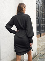 Mini Jurk met V-hals en Knopen - Mini Dresses - Jurkjes.co