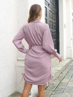 Mini Jurk met V-hals en Knopen - Mini Dresses - Jurkjes.co