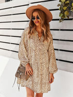 Mini Jurk met V-hals en Leopardenprint - Mini Dresses - Jurkjes.co