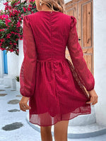 Mini Jurk met V-hals en Luchtige Mouwen - Group9 - Jurkjes.co