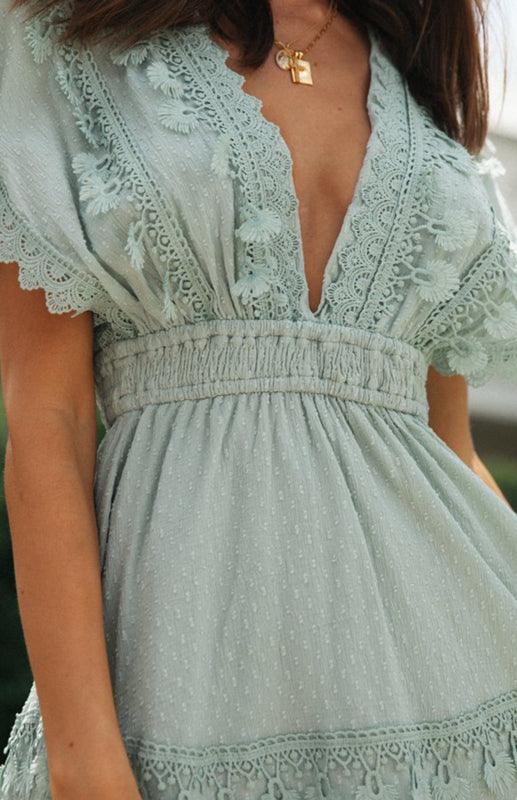 Mini Jurk met V-hals en Luchtige Mouwen - Mini Dresses - Jurkjes.co