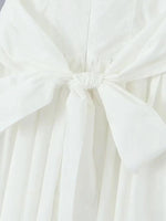 Mini Jurk met V-hals en Plooirok - Group14 - Jurkjes.co