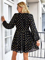 Mini Jurk met V-hals en Polka Dots - Mini Dresses - Jurkjes.co