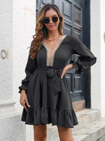 Mini Jurk met V-hals en Rimpelzoom - Mini Dresses - Jurkjes.co