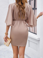 Mini Jurk met V-hals en Ruche-ontwerp - Mini Dresses - Jurkjes.co