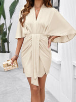 Mini Jurk met V-hals en Ruche-ontwerp - Mini Dresses - Jurkjes.co