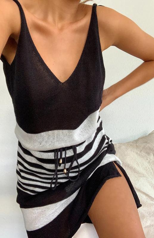 Mini Jurk met V-hals en Streeppatroon - Group3 - Jurkjes.co