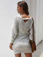 Mini Jurk met V-hals en Strikceintuur - Group9 - Jurkjes.co