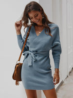 Mini Jurk met V-hals en Strikceintuur - Group9 - Jurkjes.co