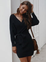 Mini Jurk met V-hals en Strikceintuur - Group9 - Jurkjes.co