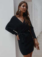 Mini Jurk met V-hals en Strikceintuur - Group9 - Jurkjes.co