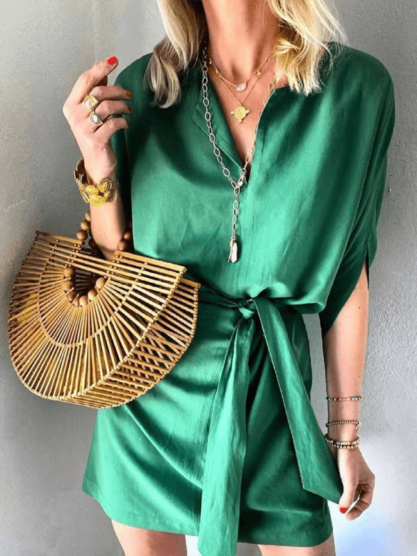 Mini Jurk met V-hals en Strikceintuur - Mini Dresses - Jurkjes.co