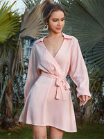 Mini Jurk met V-hals en Strikdetail - Group9 - Jurkjes.co