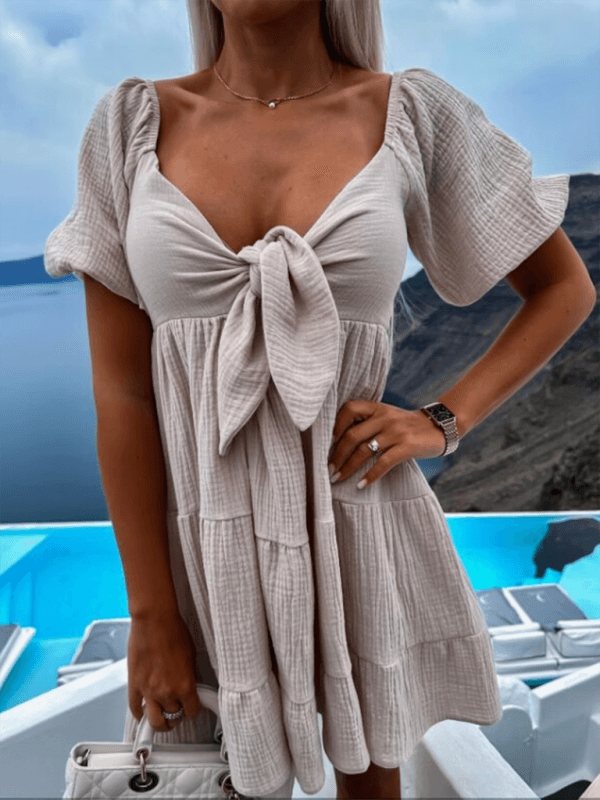 Mini Jurk met V-hals en Striksluiting - Mini Dresses - Jurkjes.co