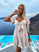 Mini Jurk met V-hals en Striksluiting - Mini Dresses - Jurkjes.co