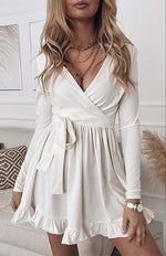 Mini Jurk met V-hals en Striksluiting - Mini Dresses - Jurkjes.co