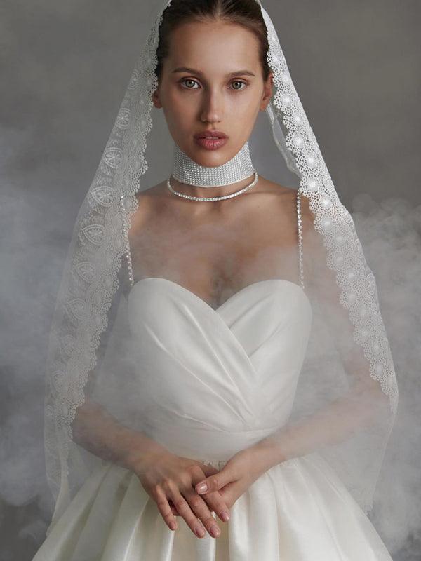 Mini Jurk met V-hals en Swarovski Bandjes - Group1 - Jurkjes.co