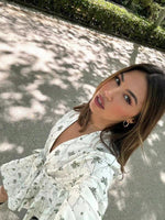 Mini Jurk met V-hals en Tropische Print - Group9 - Jurkjes.co