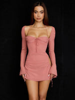 Mini Jurk met V-hals en Wijde Mouwen - Group3 - Jurkjes.co