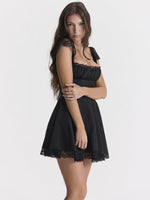 Mini Jurk met Vierkante Hals en Kant - Mini Dresses - Jurkjes.co