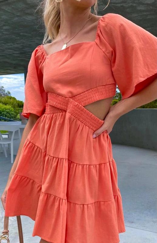 Mini Jurk met Vierkante Hals en Laagjes - Mini Dresses - Jurkjes.co