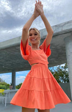 Mini Jurk met Vierkante Hals en Laagjes - Mini Dresses - Jurkjes.co