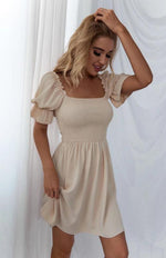 Mini Jurk met Vierkante Hals en Pofmouwen - Midi Dresses - Jurkjes.co