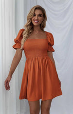 Mini Jurk met Vierkante Hals en Pofmouwen - Midi Dresses - Jurkjes.co