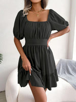 Mini Jurk met Vierkante Hals en Puffmouwen - Mini Dresses - Jurkjes.co