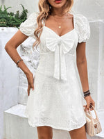 Mini Jurk met Vierkante Hals en Strikdetail - Group5 - Jurkjes.co