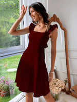 Mini Jurk met Vierkante Hals en Strikdetail - Mini Dresses - Jurkjes.co