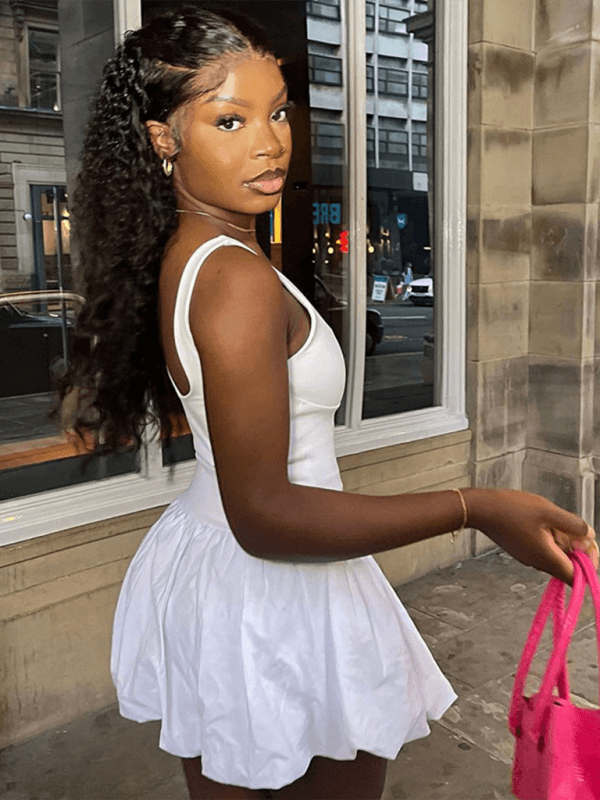 Mini Jurk met Vierkante Hals en Volumineuze Rok - Group14 - Jurkjes.co