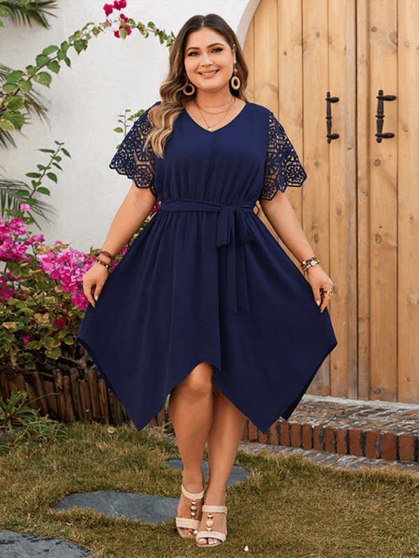 Plus Size Jurk met V-hals en Kanten Mouwen - Group10 - Jurkjes.co