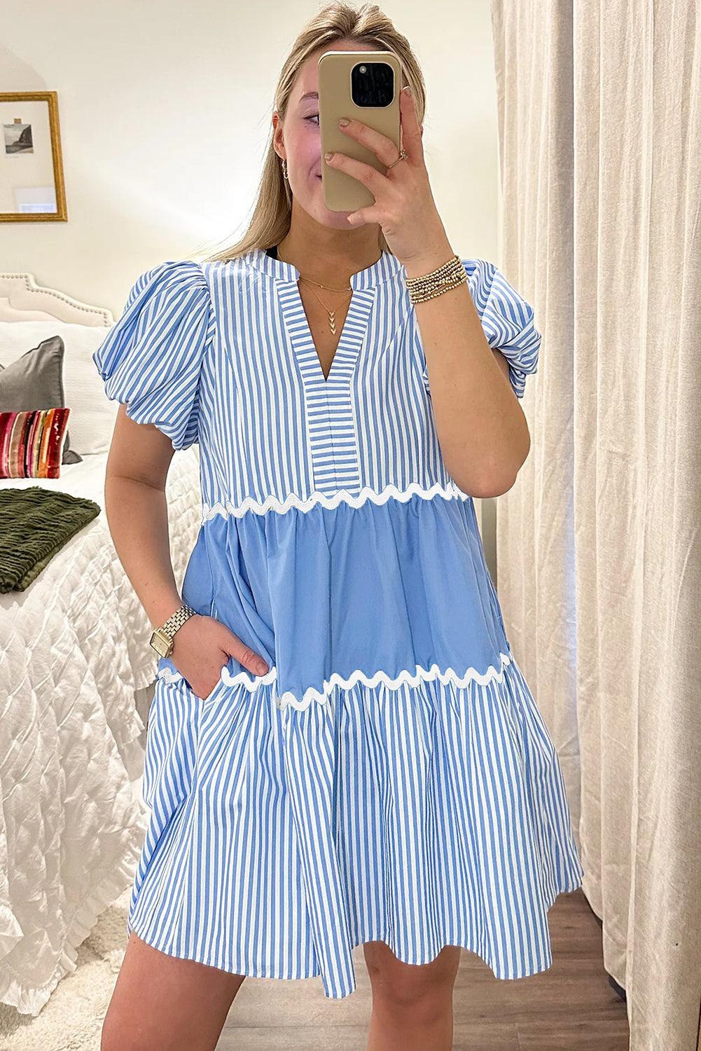 Ric Rac Gestreepte Jurk met Bubbelmouwen - Mini Dresses - Jurkjes.co