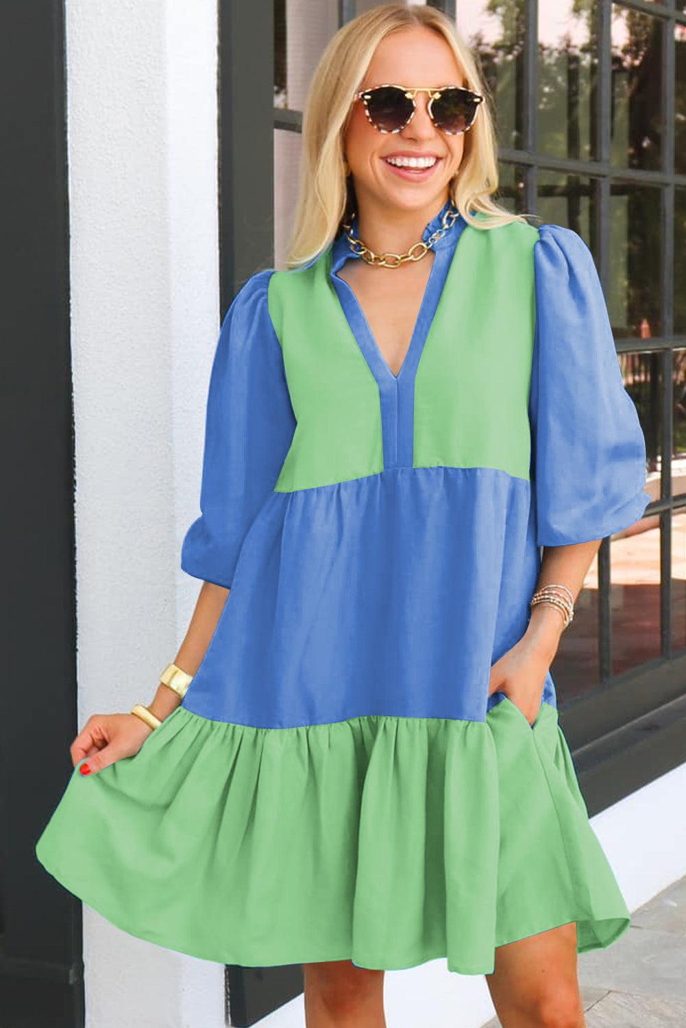 Shift Jurk met V-hals en Frills - Mini Dresses - Jurkjes.co