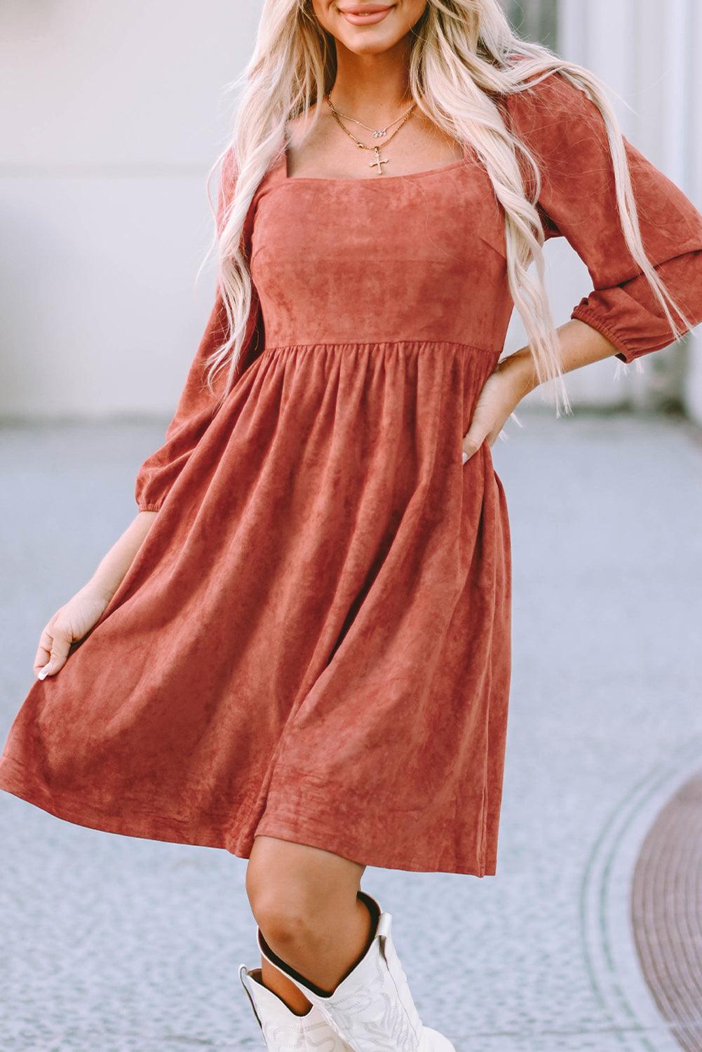 Suède Jurk met Vierkante Hals en Pofmouwen - Mini Dresses - Jurkjes.co