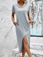 T-shirt Jurk met Capuchon en Oneffen Zoom - Maxi Dresses - Jurkjes.co