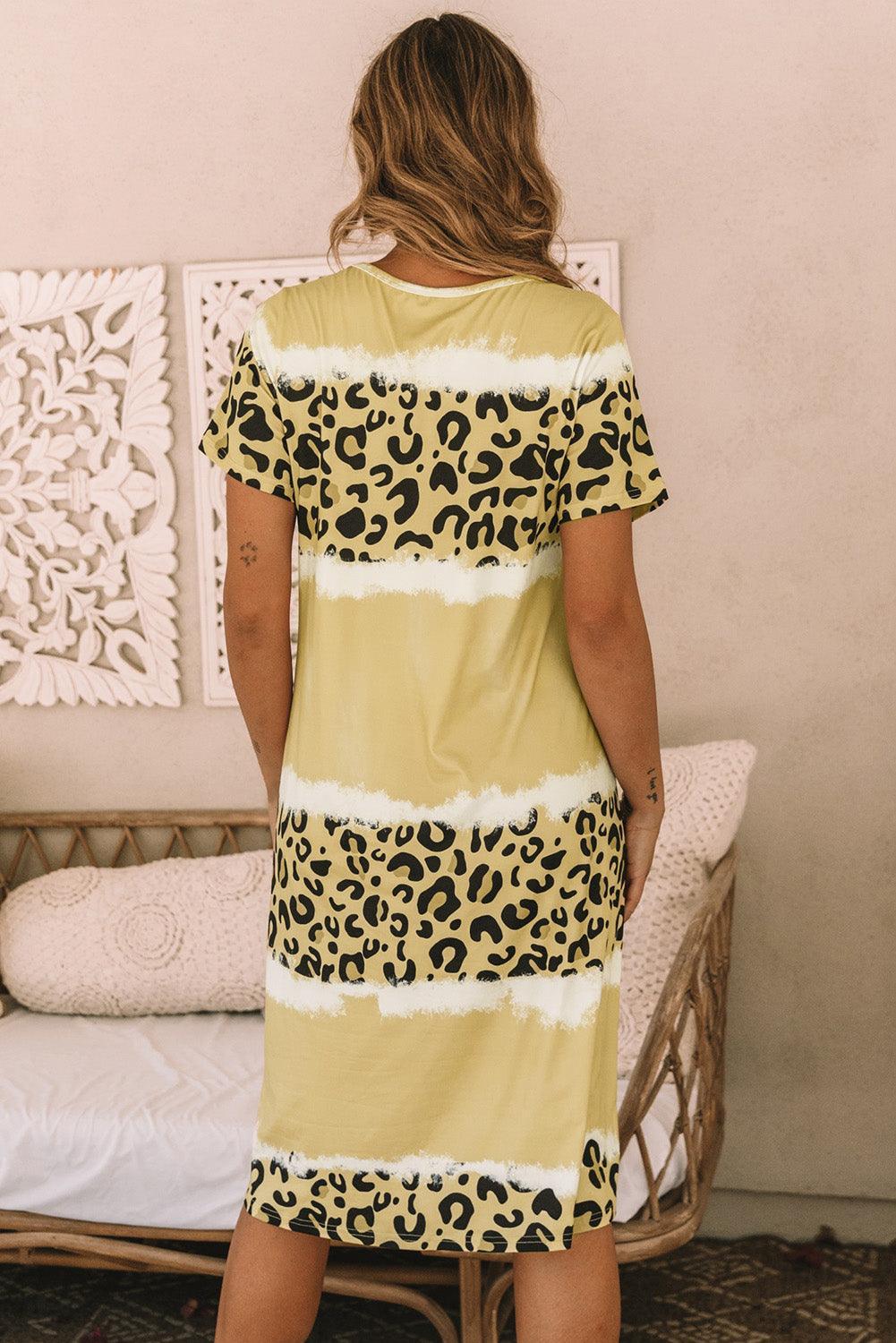 T-shirt Jurk met Pantherprint - T Shirt Dresses - Jurkjes.co