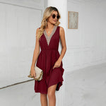 V-hals Jurk met Kantdetail - Dresses - Jurkjes.co