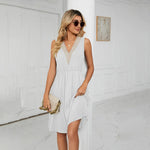 V-hals Jurk met Kantdetail - Dresses - Jurkjes.co