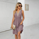 V-hals Jurk met Kantdetail - Dresses - Jurkjes.co