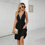 V-hals Jurk met Kantdetail - Dresses - Jurkjes.co